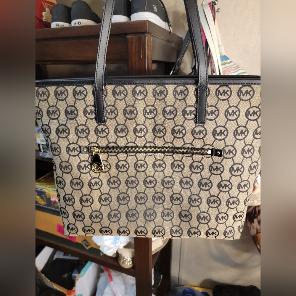 Michael kors mk tote
